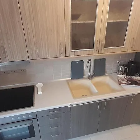 Evi's * Peraía