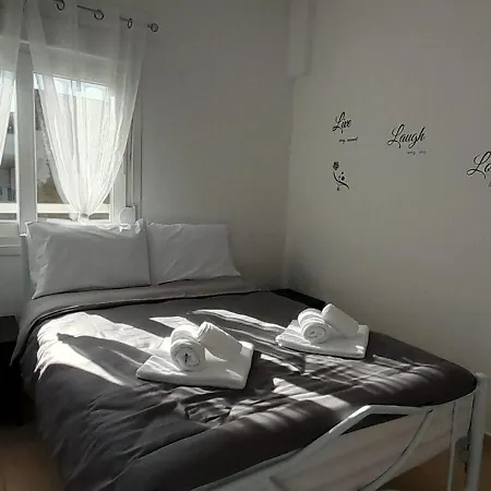 Evi's 아파트 Peraía